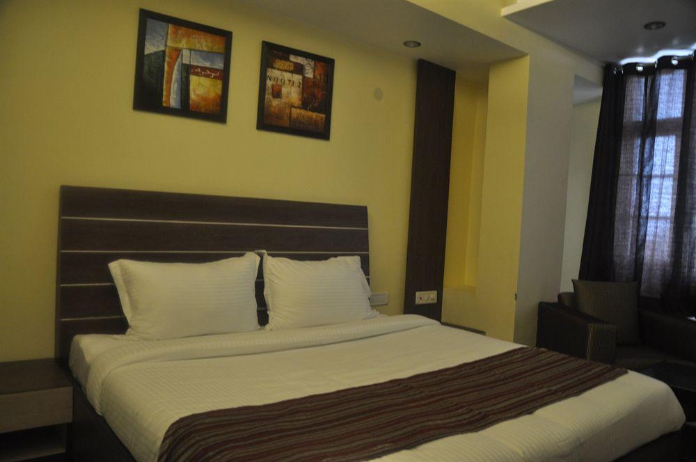 Hotel Mm Yellowuds Amritsar Eksteriør billede